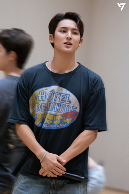 Click to view full size image
==============
weverse_20251018093655_569967120.jpeg weverse_20251018093655_569967120.jpeg